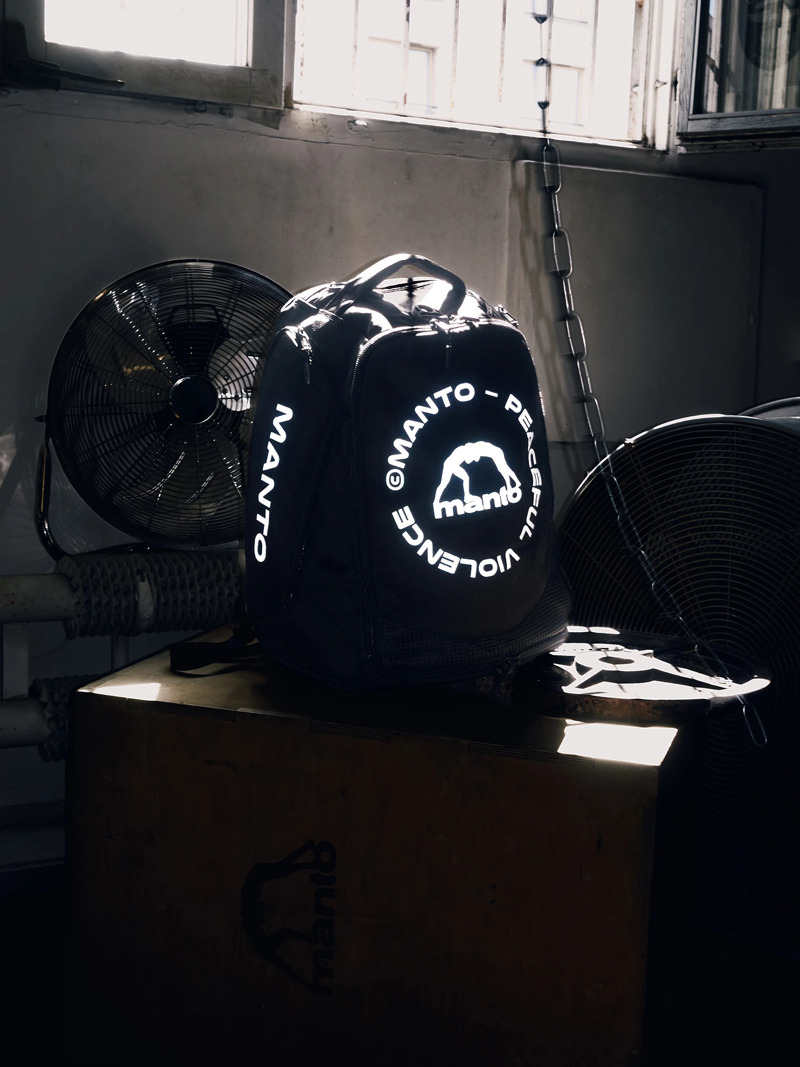 MANTO XL CONVERTIBLE BACKPACK CIRCLE-reflective